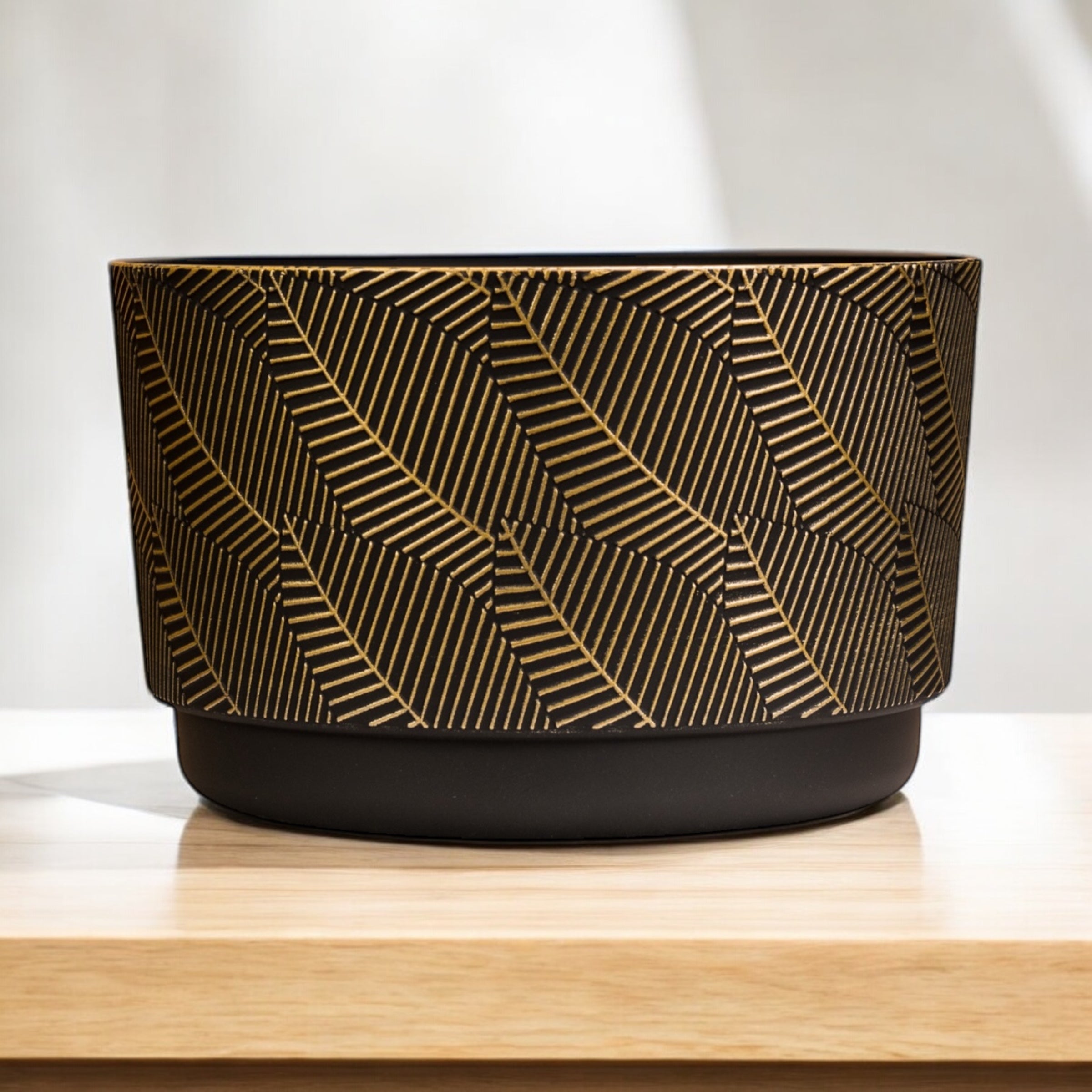 Enutrof NoirGold Geometric Plastic Planter Pot Enutrof Decor