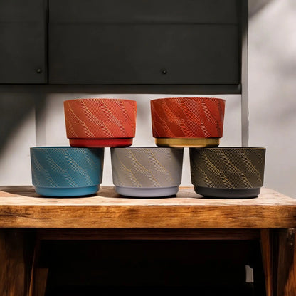 Enutrof NoirGold Geometric Plastic Planter Pot Enutrof Decor